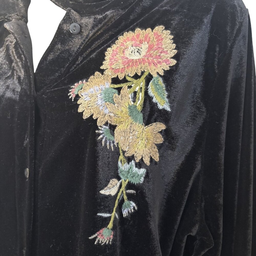 Black Velvet Button-Up Shirt With Floral Embroidery By Paparazzi Size Large - Picture 4 of 14